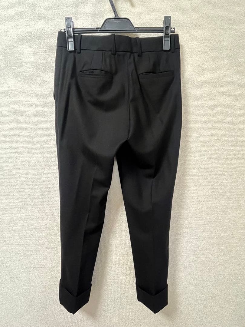 theory／ブラックパンツスーツ