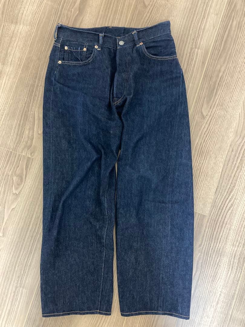 COMOLIのデニム5Pパンツ。（2023SS）