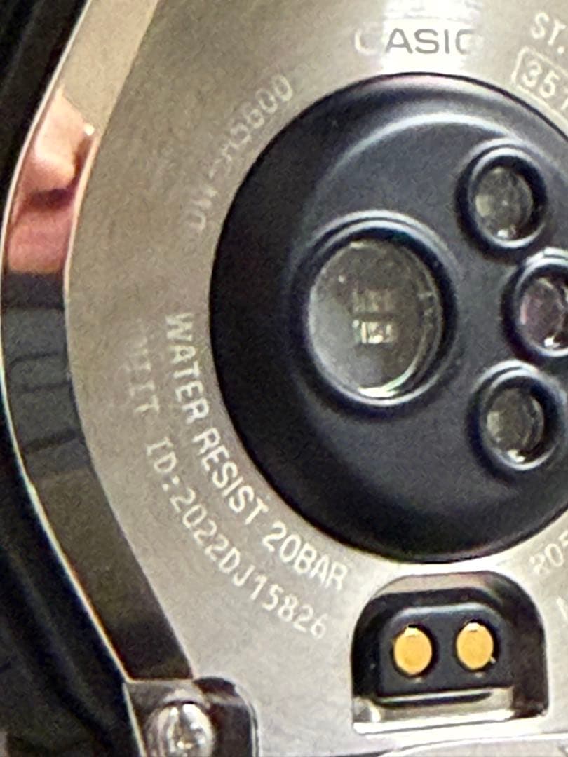 ★送料無料・未使用★お洒落　カシオ　G-SQUAD DW-H5600MB-1JR