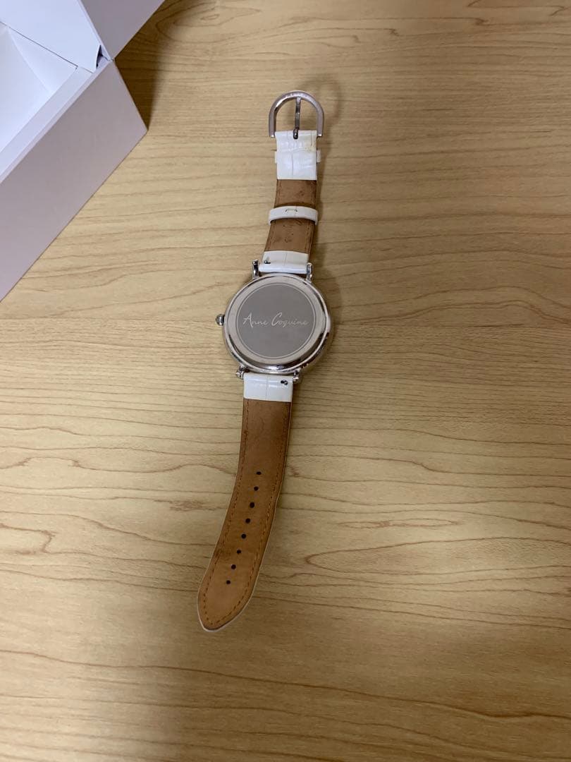 アンコキーヌ ホワイトレザー 時計