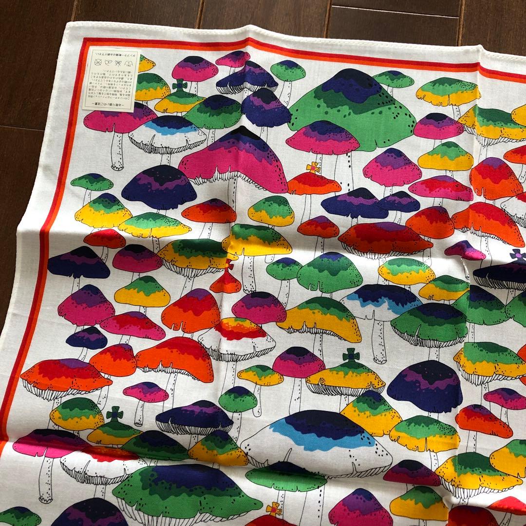 未使用　Vivienne Westwood ハンカチ　きのこ　総柄　キノコ