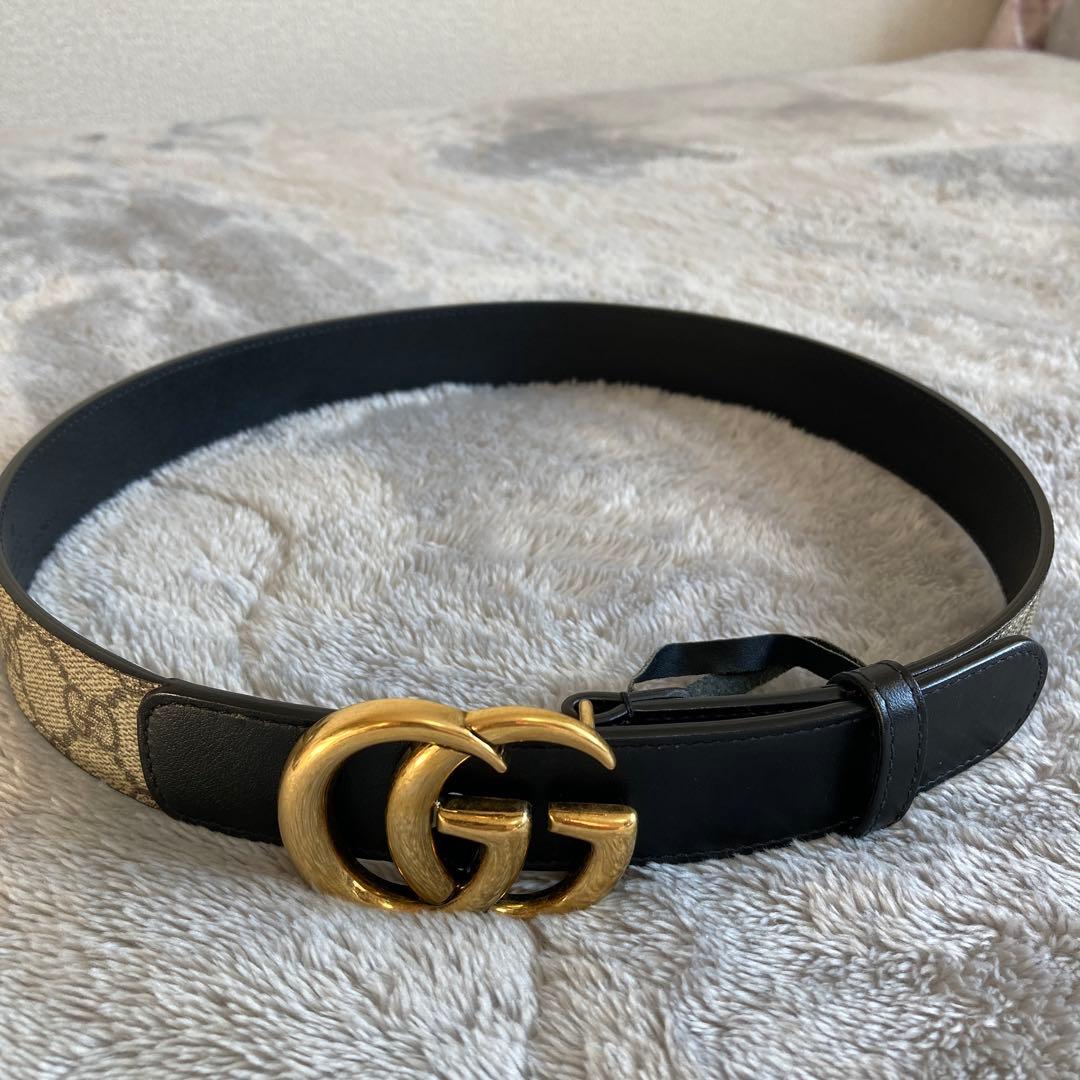 Gucci GGロゴバックル ベルト ゴールド/ブラック　そら