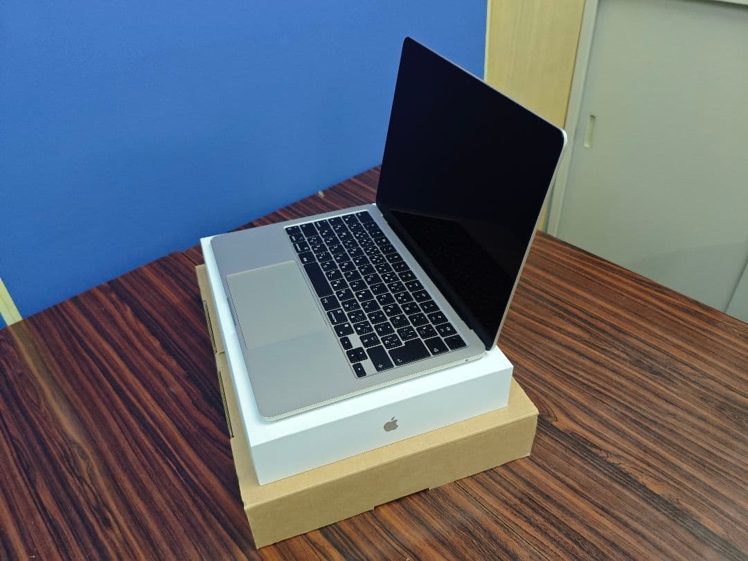 MacBook Air 13.6インチM3 2024年モデル8GB/256GB
