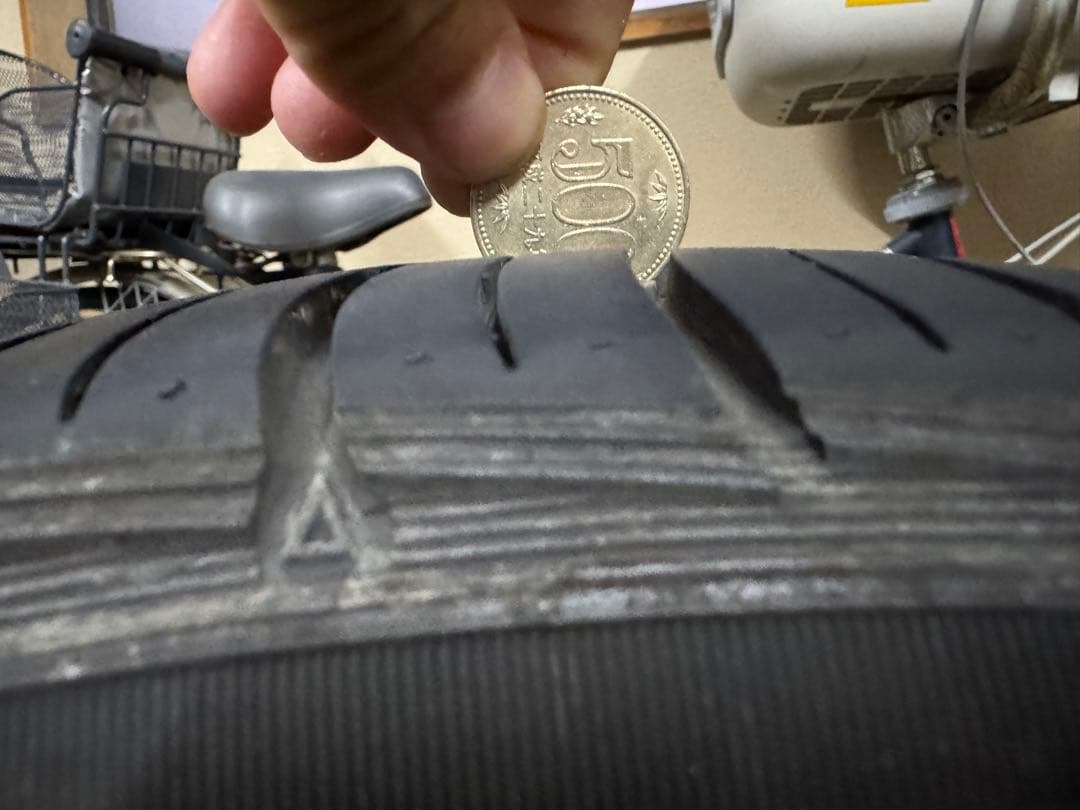 ハイエース　essex 18インチ ホイールタイヤセット