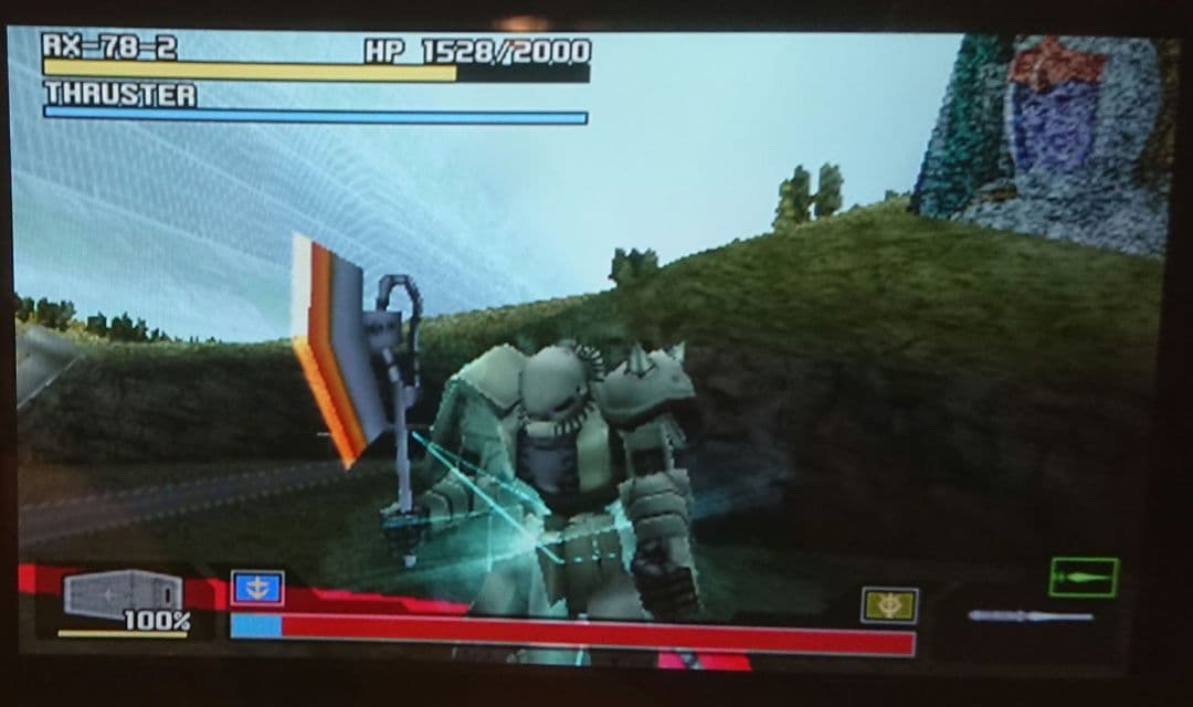 レア ドコモ docomo P906i ホワイト ガラケー ガンダム アプリ多数