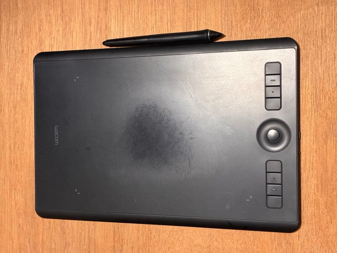 液タブ・ペンタブ Wacom Intuos Pro medium
