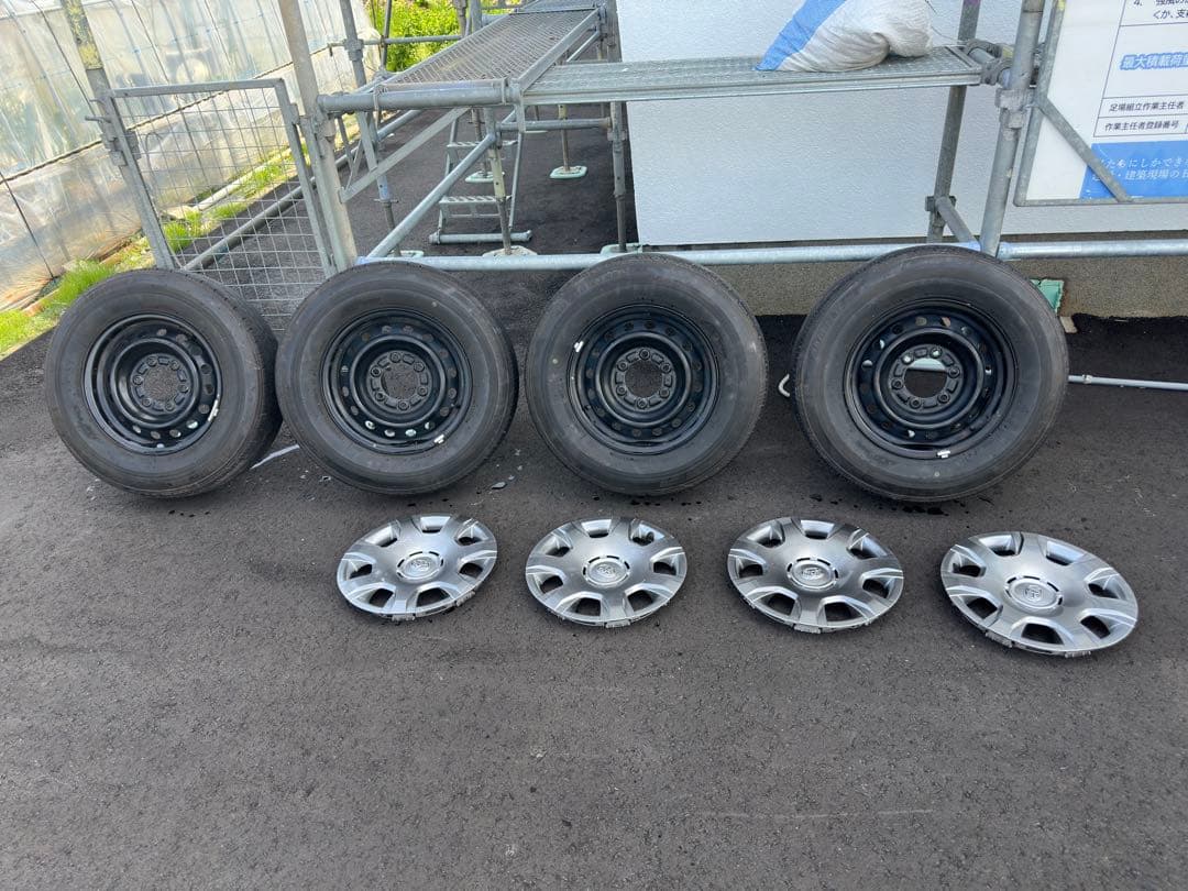 ハイエース純正ホイール