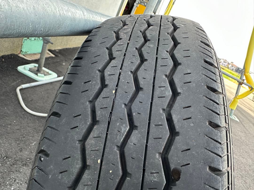 ハイエース純正ホイール