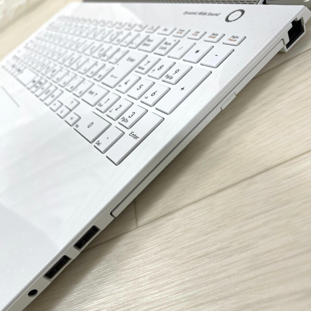 東芝 dynabook 8世代 i7 メモリ16 SSD1024 ノートパソコン