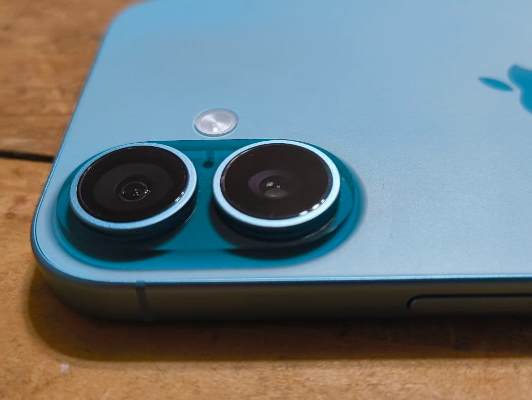 Apple iPhone16 128 バッテリー100%✨️ 美 ケース付き！