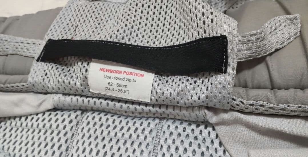 ☆美品☆ ベビービョルン ハーモニー エアリーメッシュ シルバー 抱っこひも