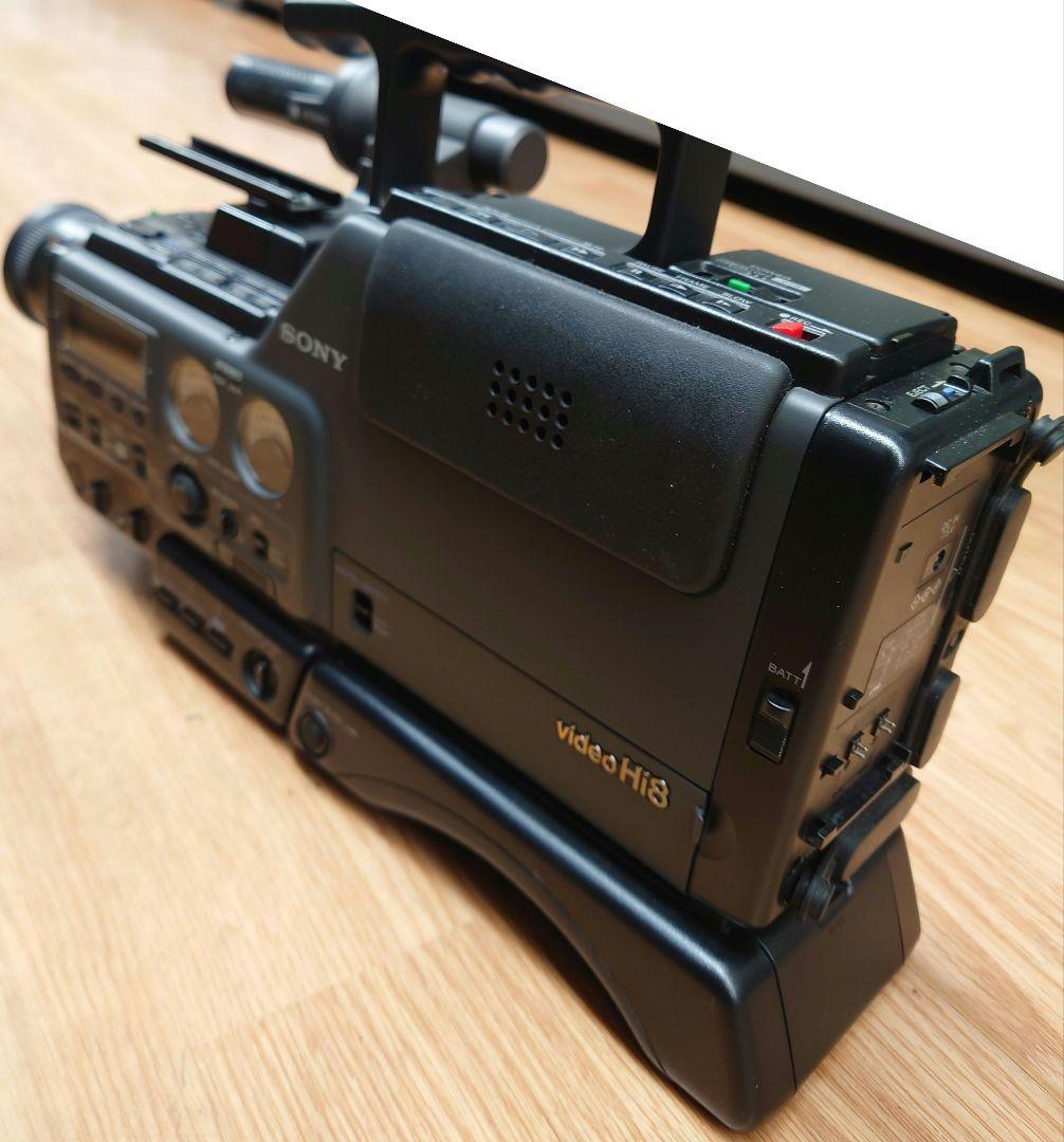 ■【ケース・AC付】SONY　CCD-V5000 Video Hi8PROカメラ