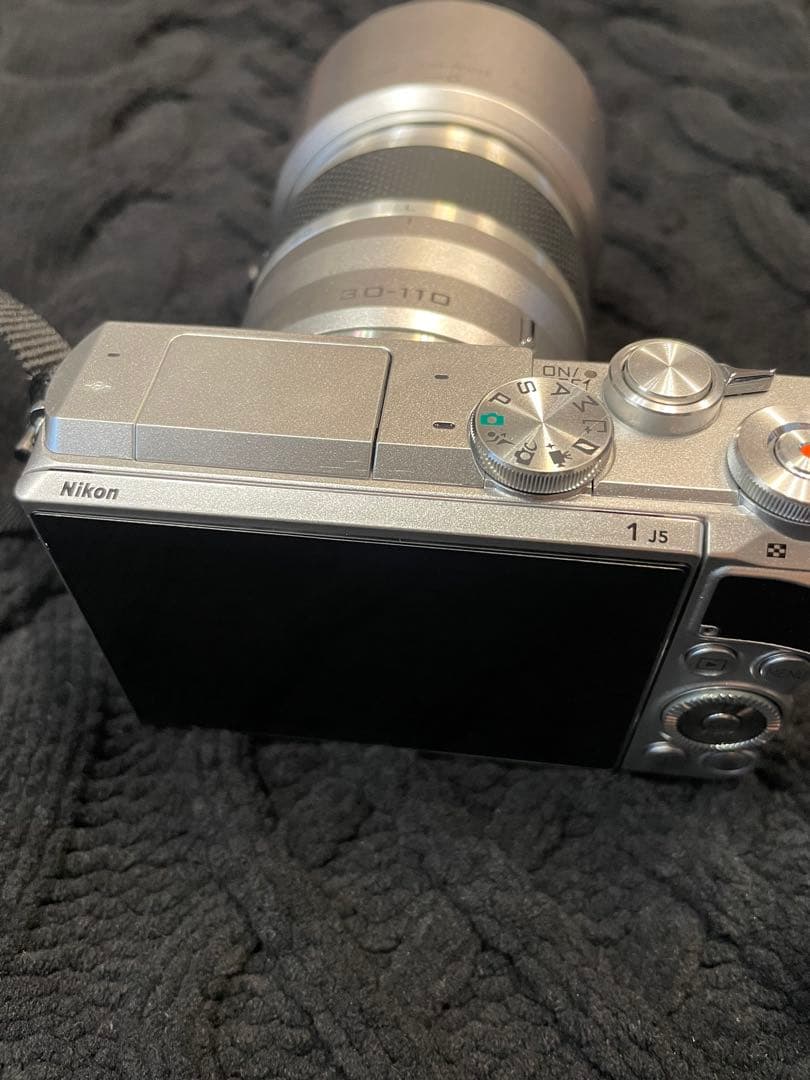 Nikon 1 J5 ダブルズームレンズキット シルバー　ジャンク品