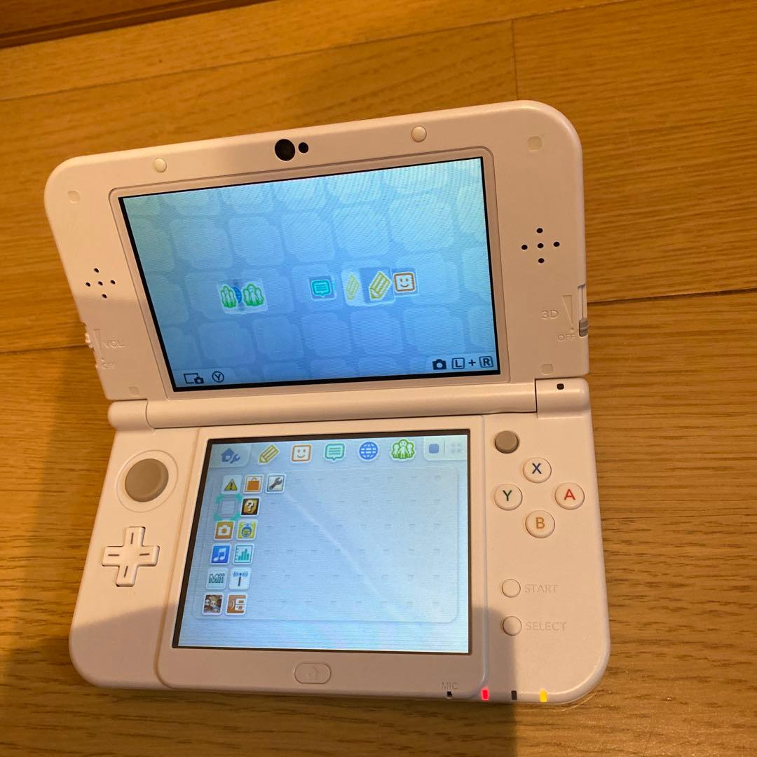 美品　Newニンテンドー3DSLL パールホワイト