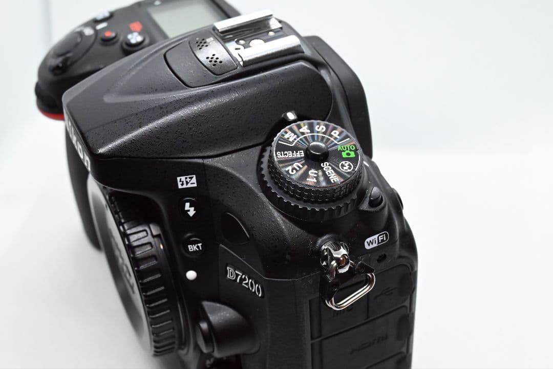 シャッター数9451回 Nikon D7200 ボディのみ APS-C一眼