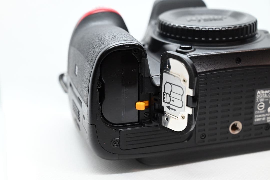 シャッター数9451回 Nikon D7200 ボディのみ APS-C一眼