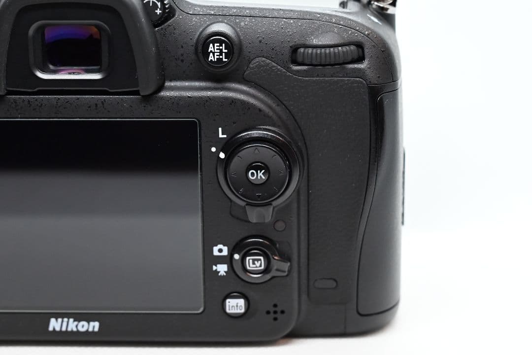 シャッター数9451回 Nikon D7200 ボディのみ APS-C一眼