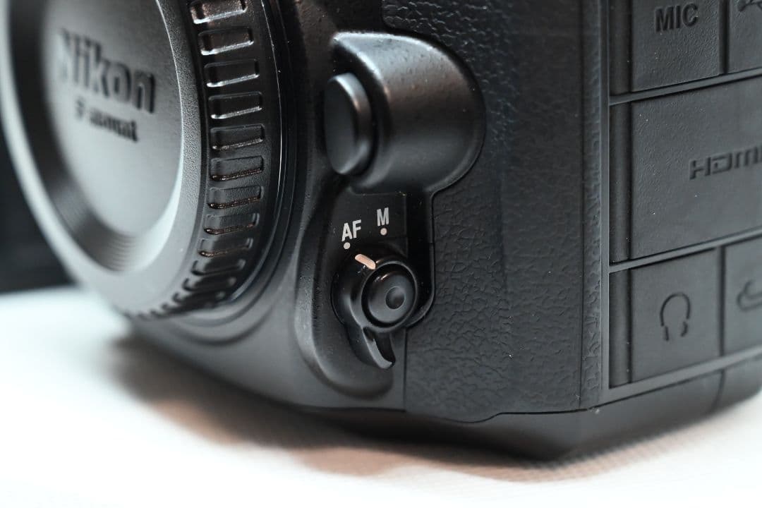 シャッター数9451回 Nikon D7200 ボディのみ APS-C一眼