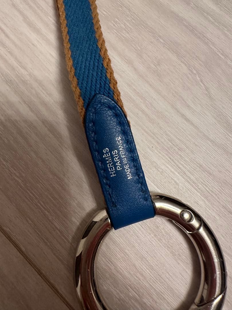 HERMÈS エルメス カレ ポケットストラップ