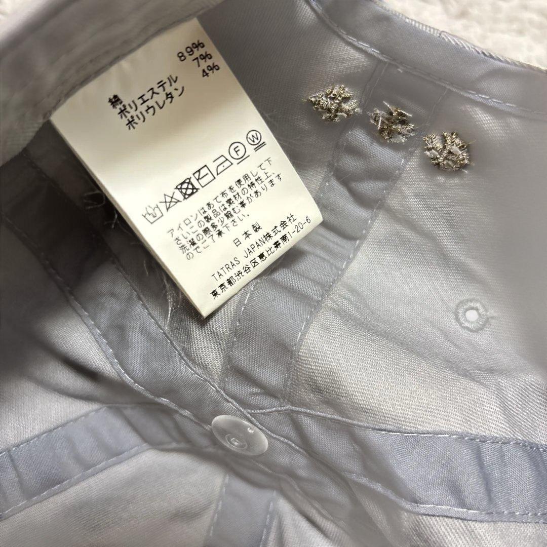 タトラス　ライトグレー ゴールド刺繍 キャップ