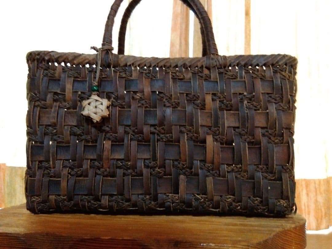 胡桃かごバッグ