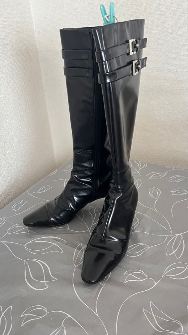 美品ルイヴィトンLOUIS VUITTON黒 ストラップ付き ロングブーツ箱あり