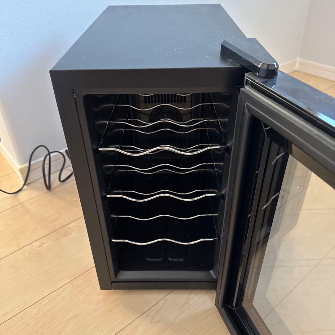 2021年式アイリスオーヤマ ワインセラー IWC-P081A-B