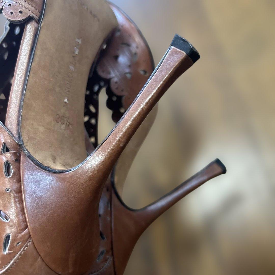 MANOLO BLAHNIK ブラウンカットアウトオープントゥサンダル