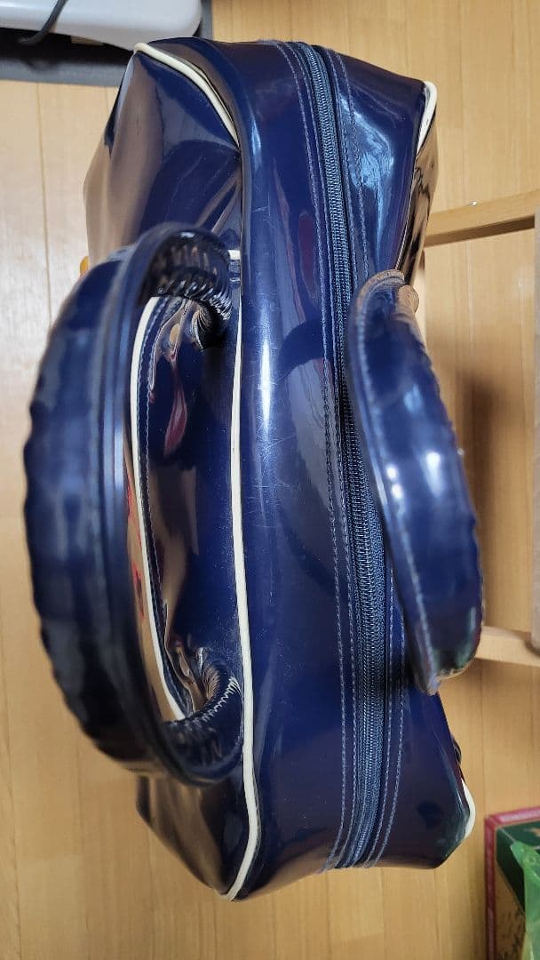 adidas エナメルボストンバック　紺色　ユーズド品