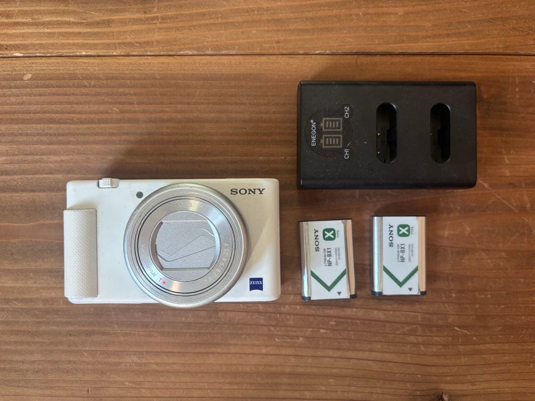 SONY ZV-1 ホワイト コンパクトデジカメ　予備バッテリー付