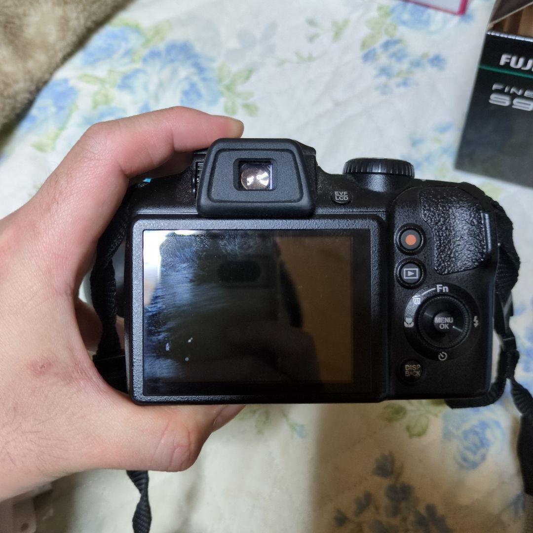 フジフィルム デジタルカメラ　FINEPIX S9800