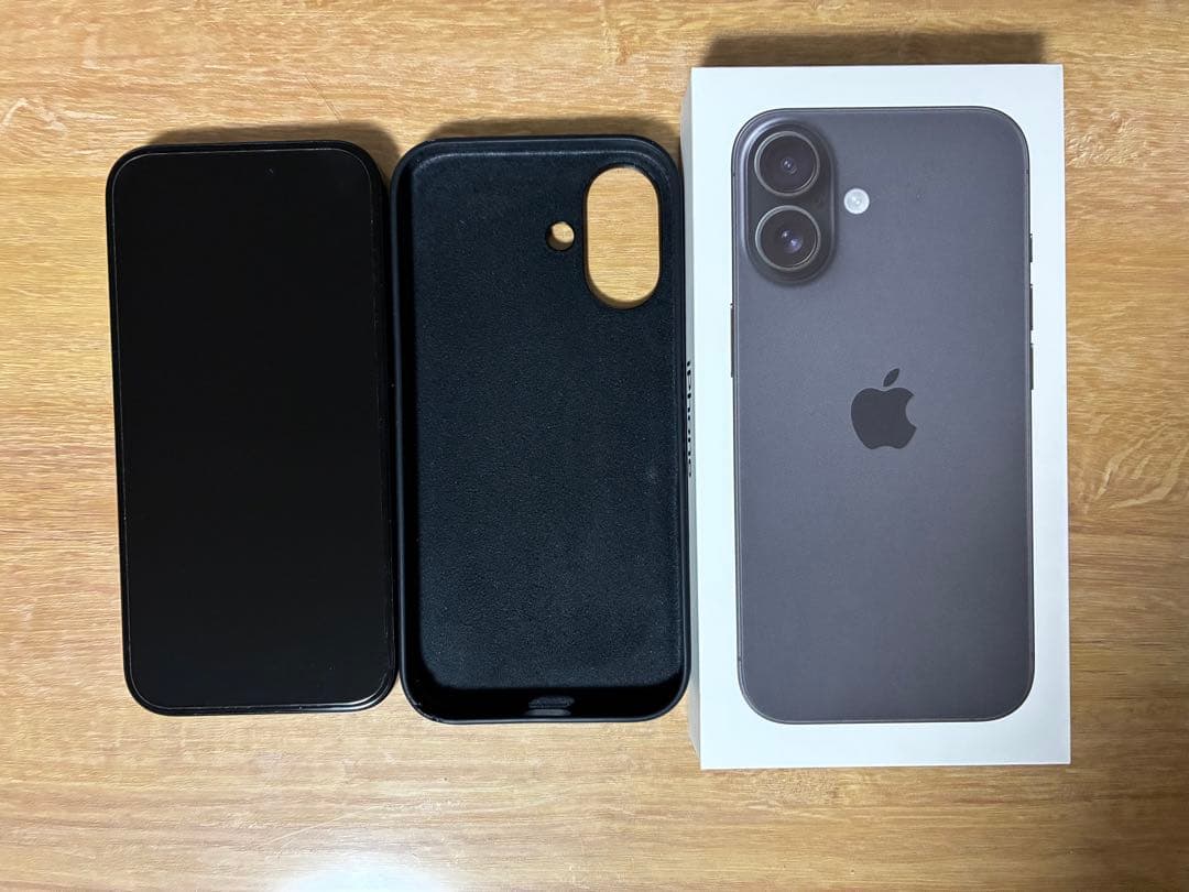 iPhone 16 128GBブラック本体+純正ケース