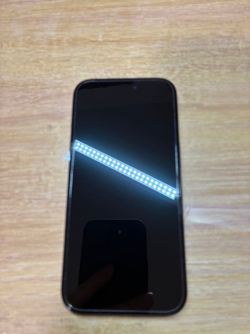 iPhone 16 128GBブラック本体+純正ケース