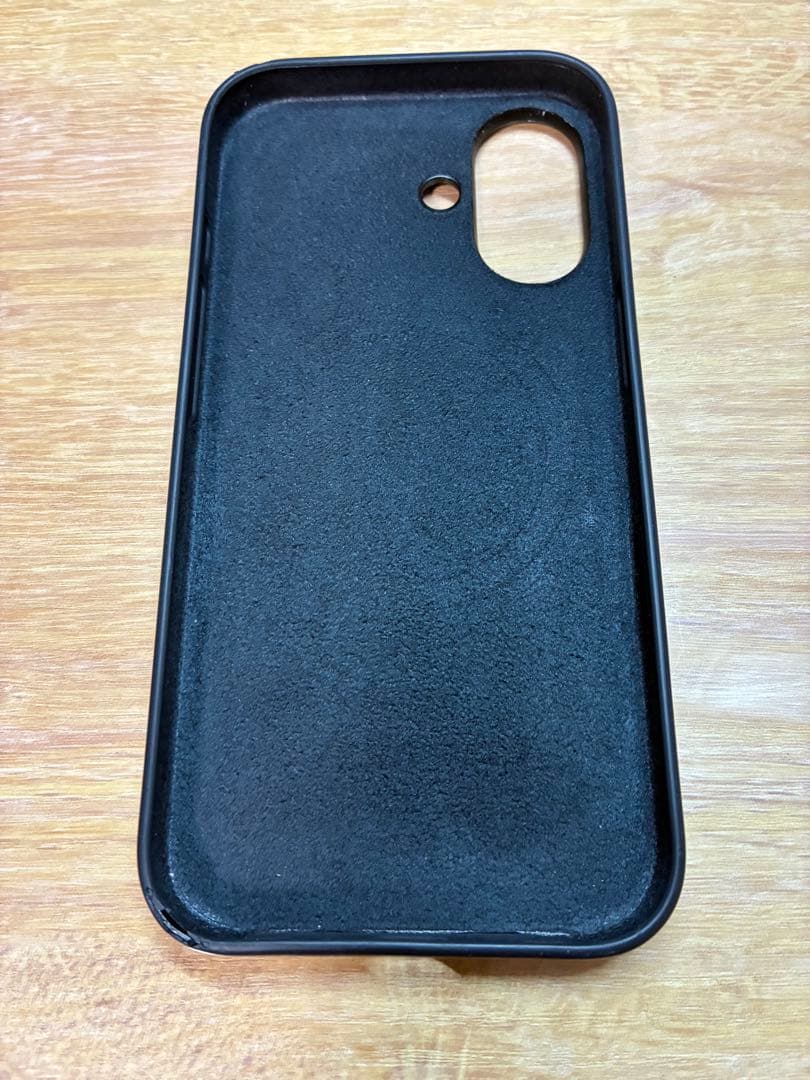 iPhone 16 128GBブラック本体+純正ケース