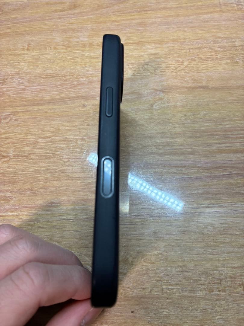 iPhone 16 128GBブラック本体+純正ケース