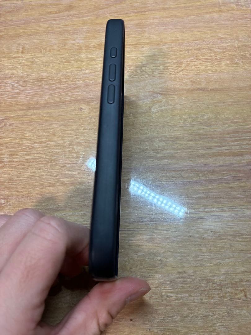 iPhone 16 128GBブラック本体+純正ケース