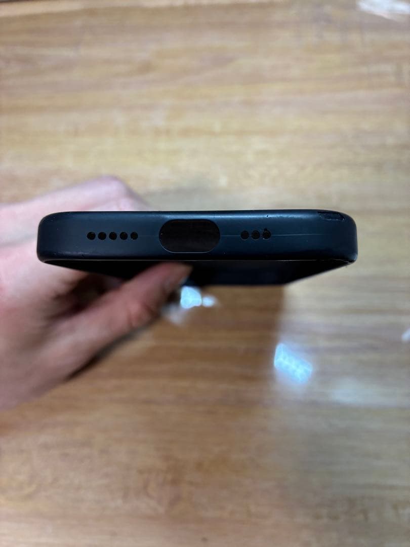 iPhone 16 128GBブラック本体+純正ケース