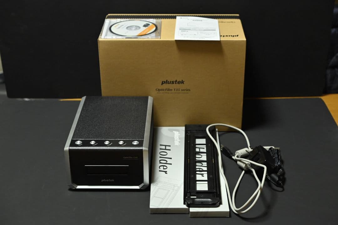 フィルムスキャナ　OpticFilm 135i