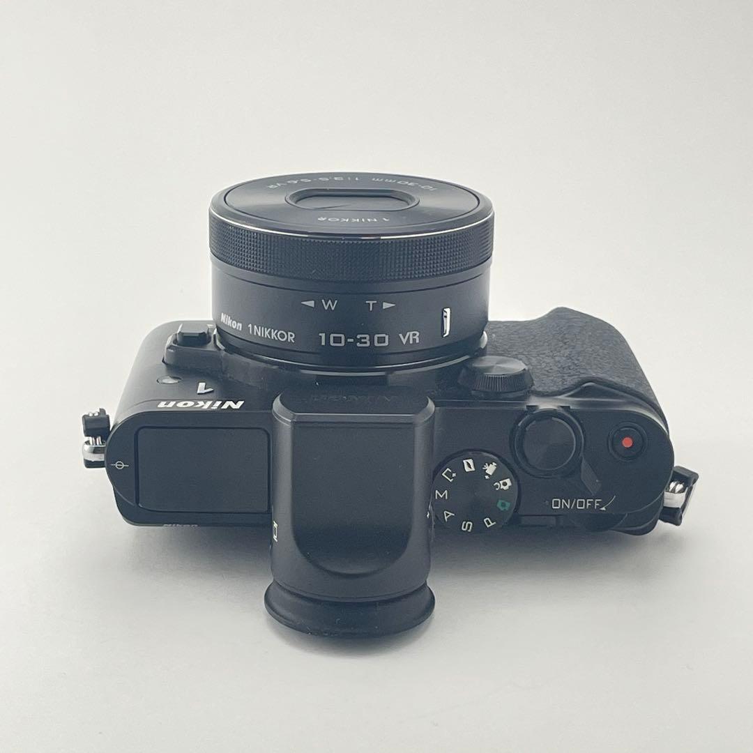 【美品・返品保証】Nikon 1 V3 ブラック 標準レンズキット