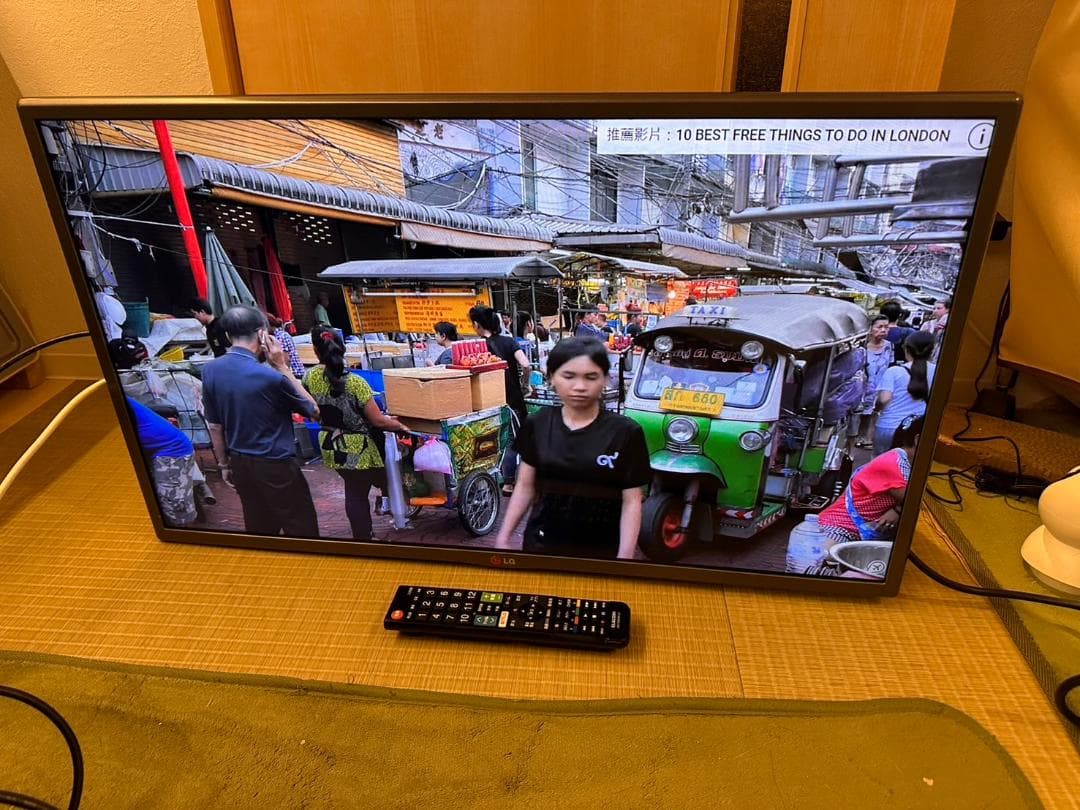 LG 32型テレビ32LB5810　2015年製　スタンド無　映り綺麗極美品！