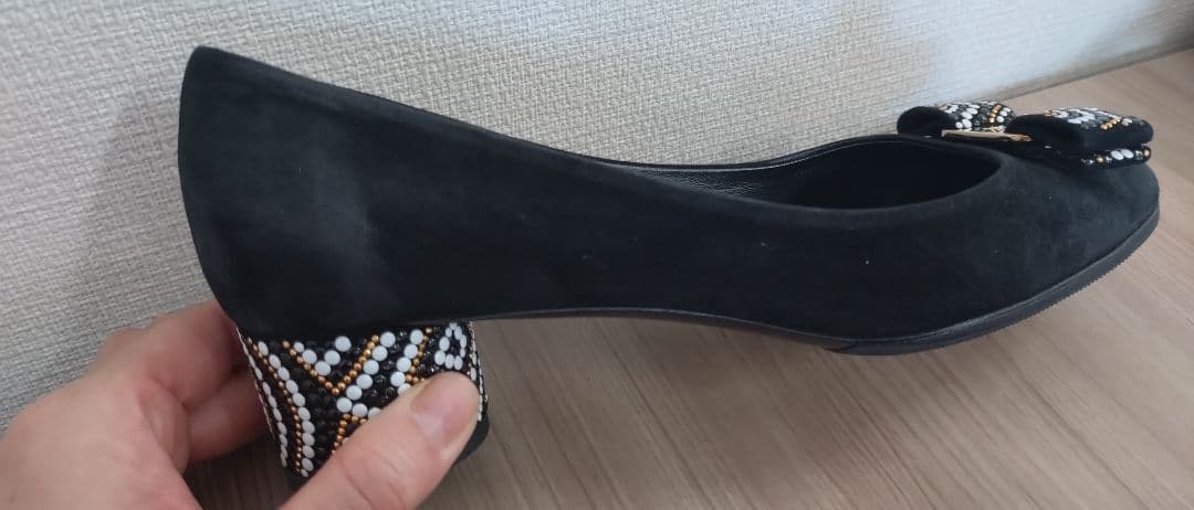 ■希少■ Ferragamo パンプス スエード ヴァラリボン 黒　7½D