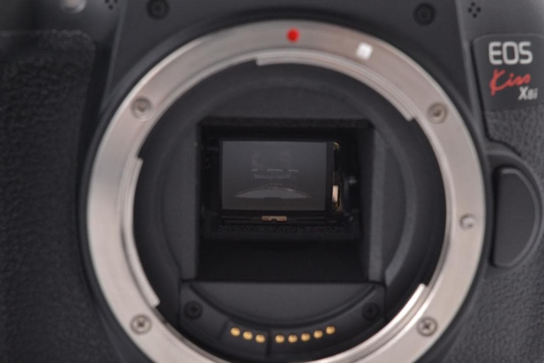 ■ 美品 ■ キャノン　Canon Kiss X8i レンズキット