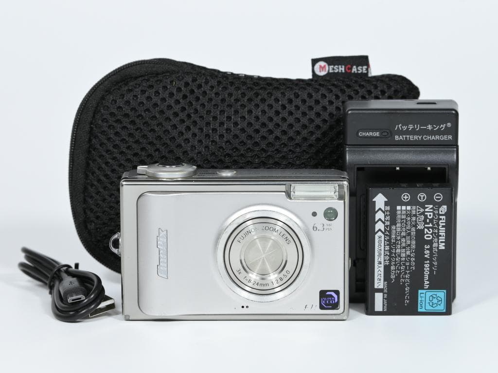 フジフイルム　FUJIFILM FinePix F11