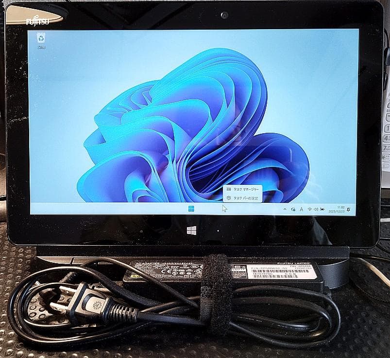 FujitsuArrowsTab Q616/P(FARQ12001)中古品