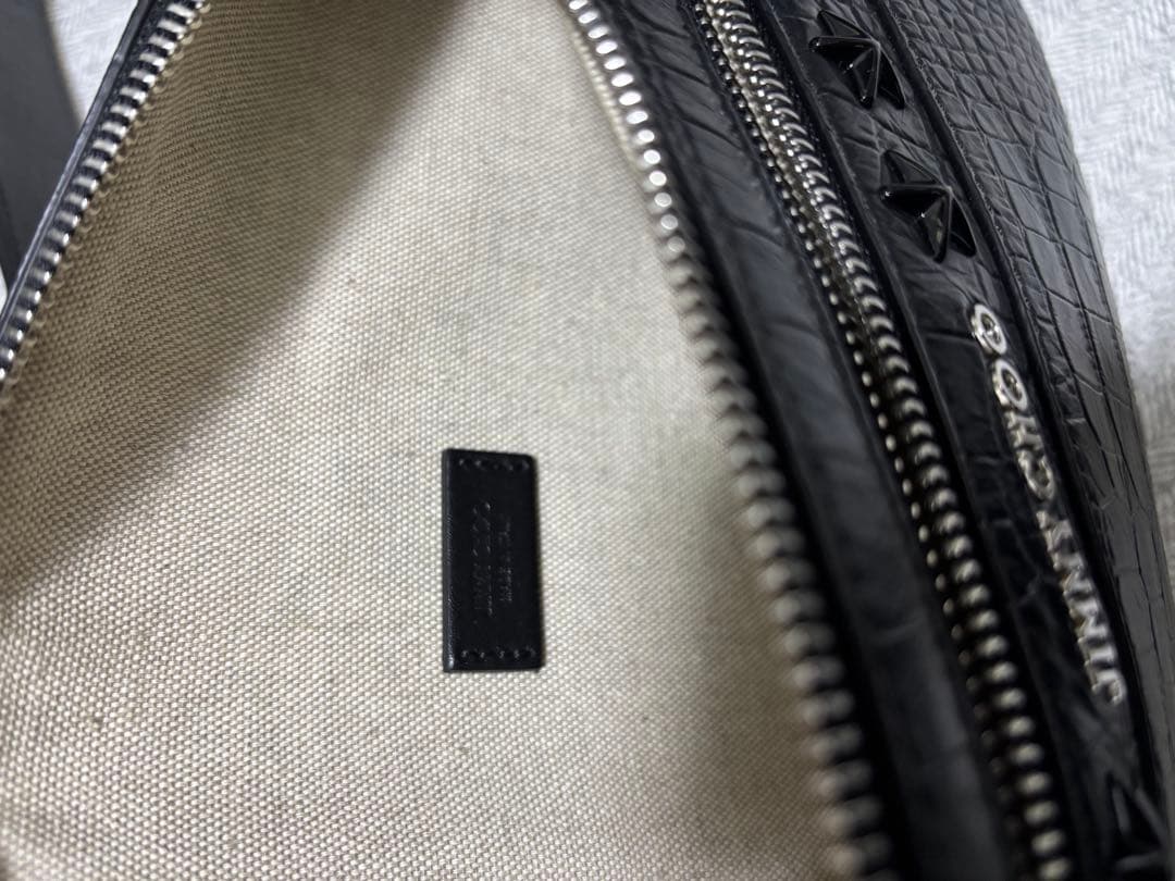 JIMMY CHOO ブラック ボディバッグ