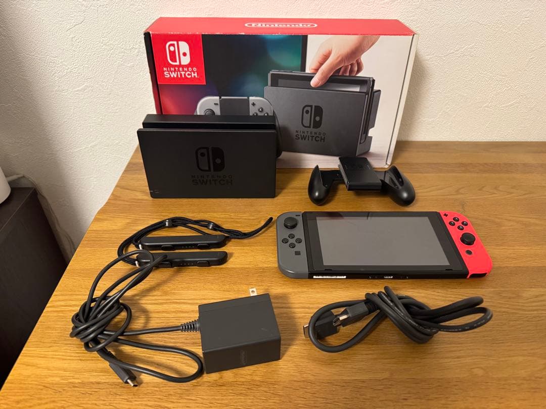 Nintendo Switch グレー/レッド 本体
