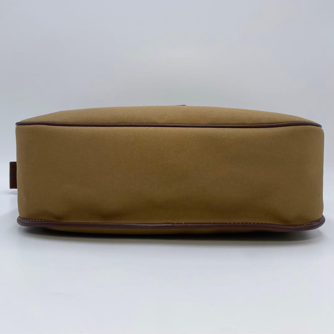 ハンティングワールド サファリトゥデイ メッセンジャーバッグ