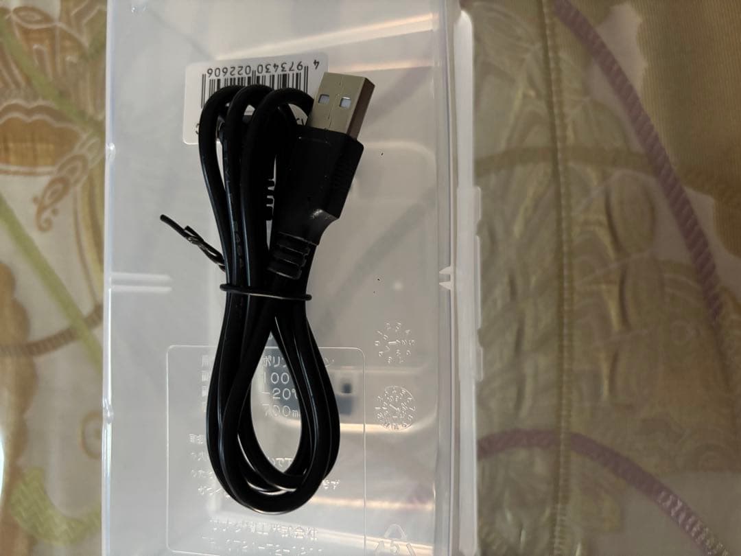 FULL HD解像度のPanasonic HC-W585Mレッド