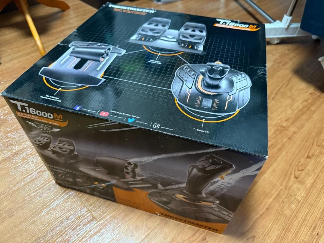 Thrustmaster スラストマスター フライトスティック T.16000M