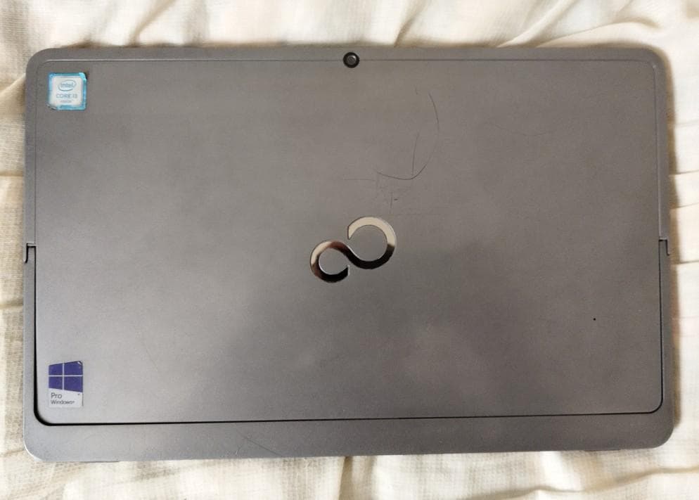 Fujitsu ArrowsTab Q726/P FARR02003 中古品